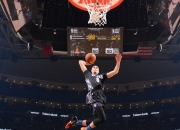 开云足球直播-雄鹿横扫公牛，布克成为关键先生，密尔沃基的完美风暴