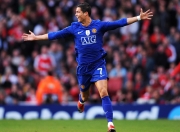 开云体育官网-赛道上的逆袭，拉塞尔高光表现助雷诺险胜红牛