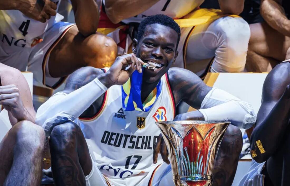 法国男篮碾压勇士,米切尔三分雨点燃全场 法国男篮碾压勇士,米切尔三分雨点燃全场