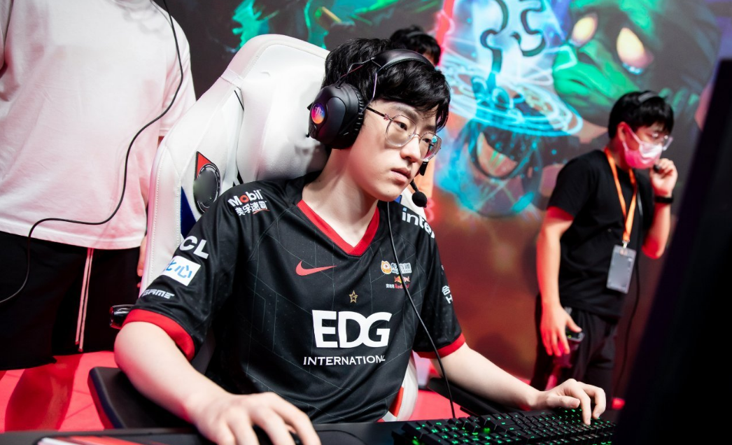 C9爆冷GEN,Bwipo统治全场 C9爆冷GEN,Bwipo统治全场