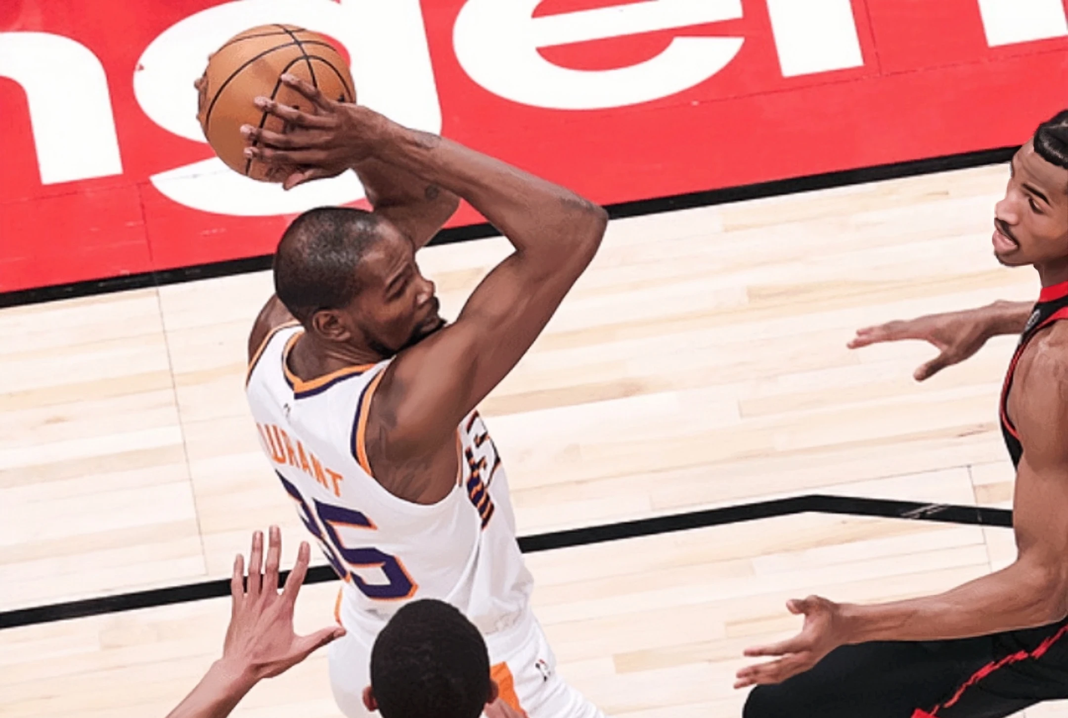 猛龙险胜掘金，杜兰特惊艳世界的简单介绍