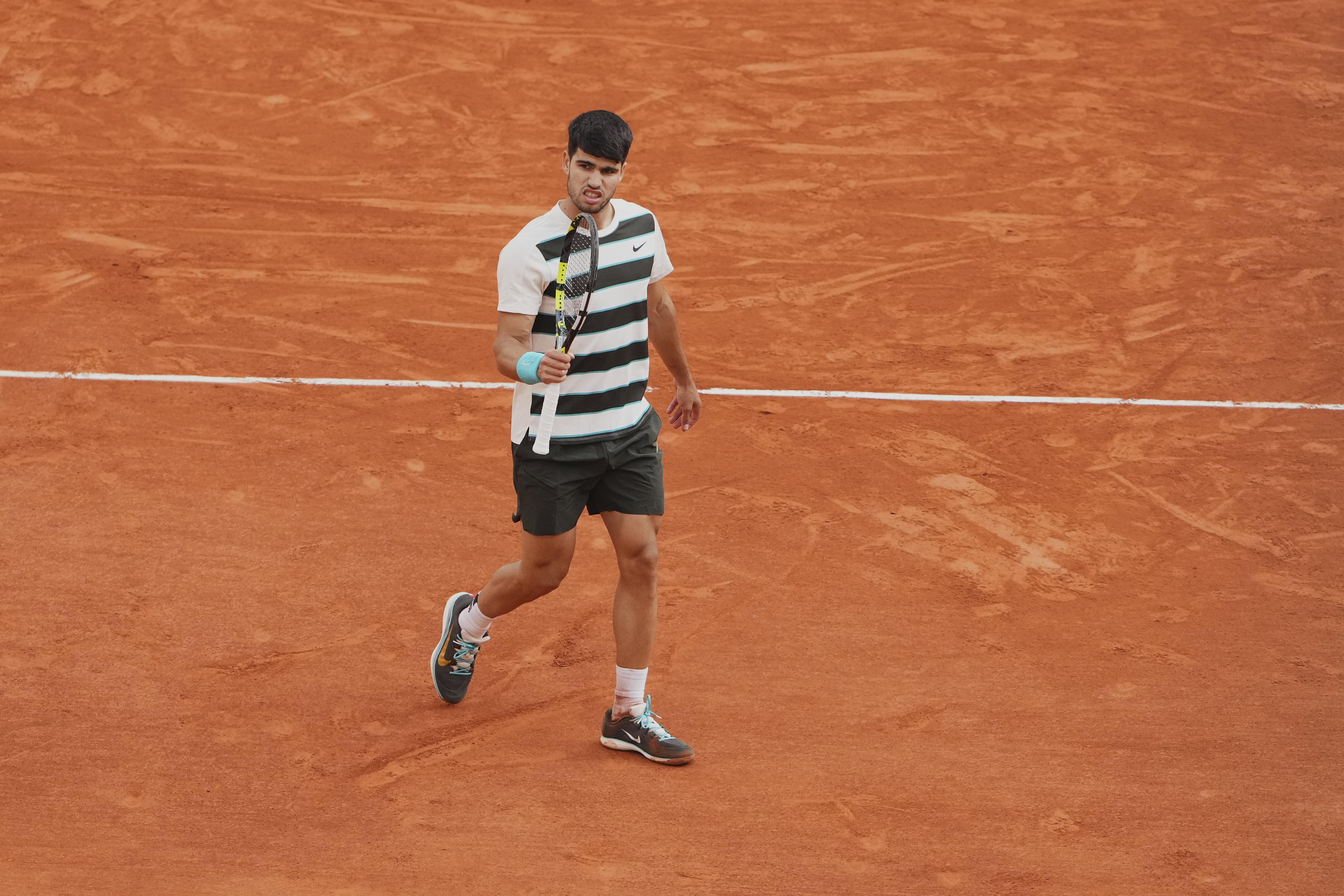 包含美国网球队轻取澳大利亚网球队,阿尔卡拉斯制霸全场的词条 包含美国网球队轻取澳大利亚网球队,阿尔卡拉斯制霸全场的词条