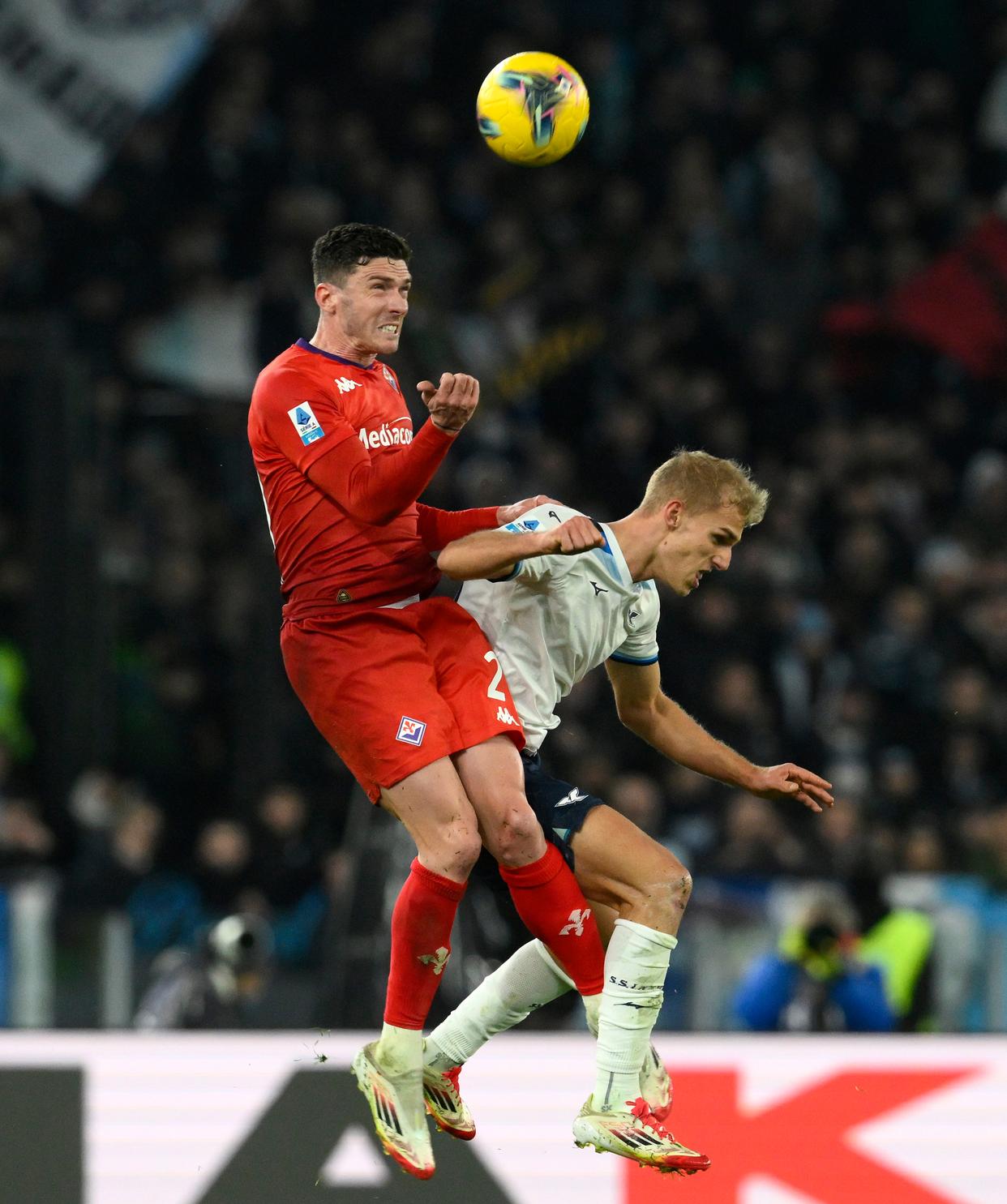 足球精彩战报:意大利队力挫对手 足球精彩战报:意大利队力挫对手