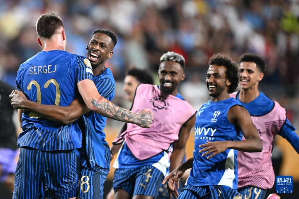 曼城豪取胜利,全胜晋级淘汰赛的简单介绍 曼城豪取胜利,全胜晋级淘汰赛的简单介绍