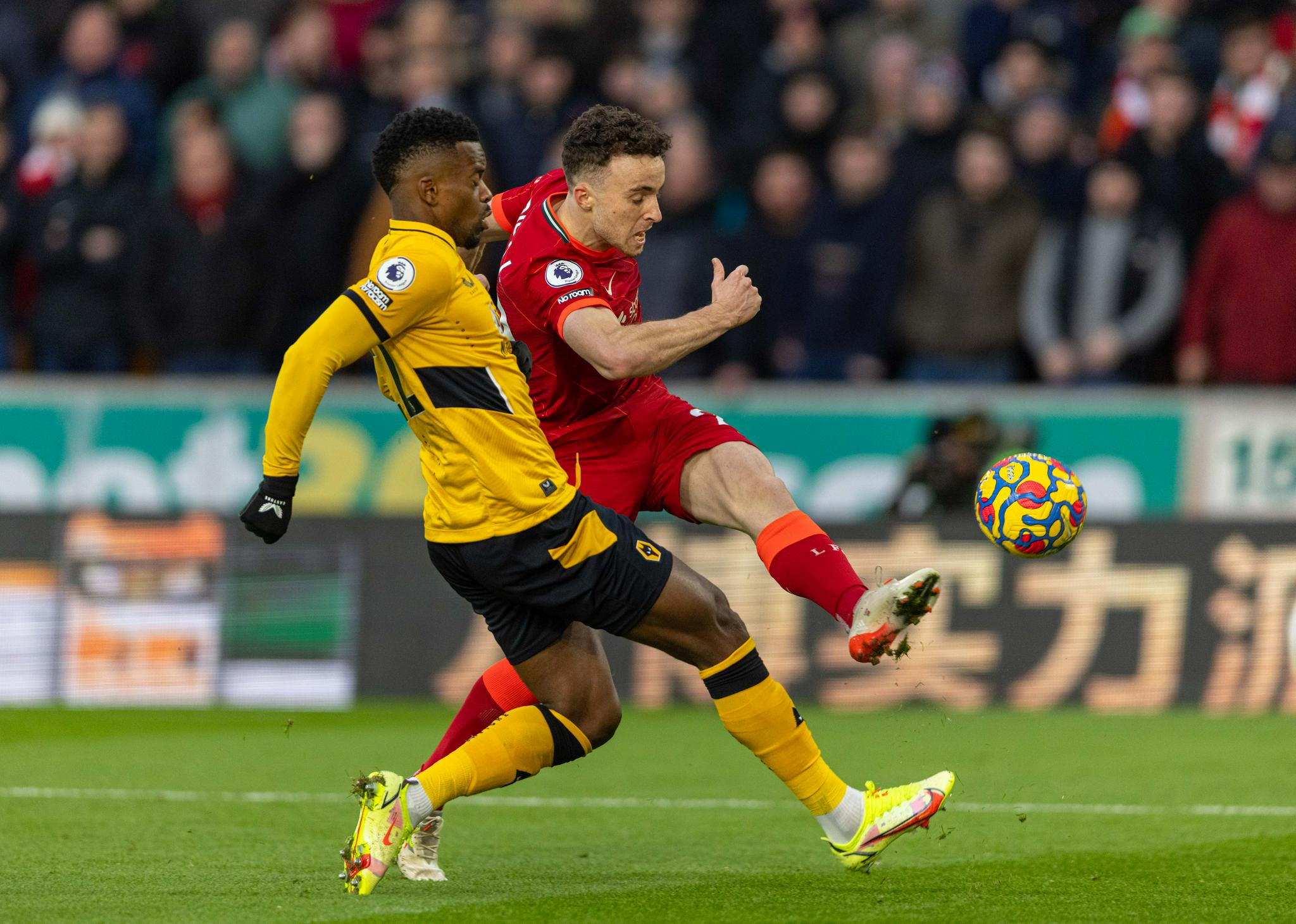 利物浦防线出现漏洞,球队排名不断滑落的简单介绍 利物浦防线出现漏洞,球队排名不断滑落的简单介绍