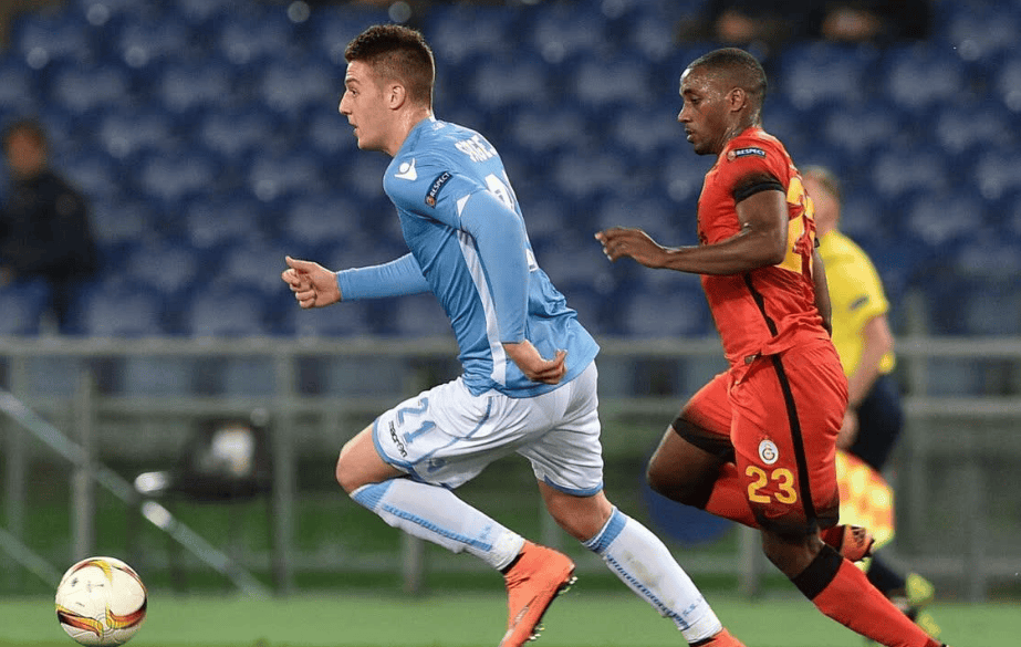 关于雷恩与阿贾克斯迎来欧冠资格赛较量,战况激烈的信息 关于雷恩与阿贾克斯迎来欧冠资格赛较量,战况激烈的信息