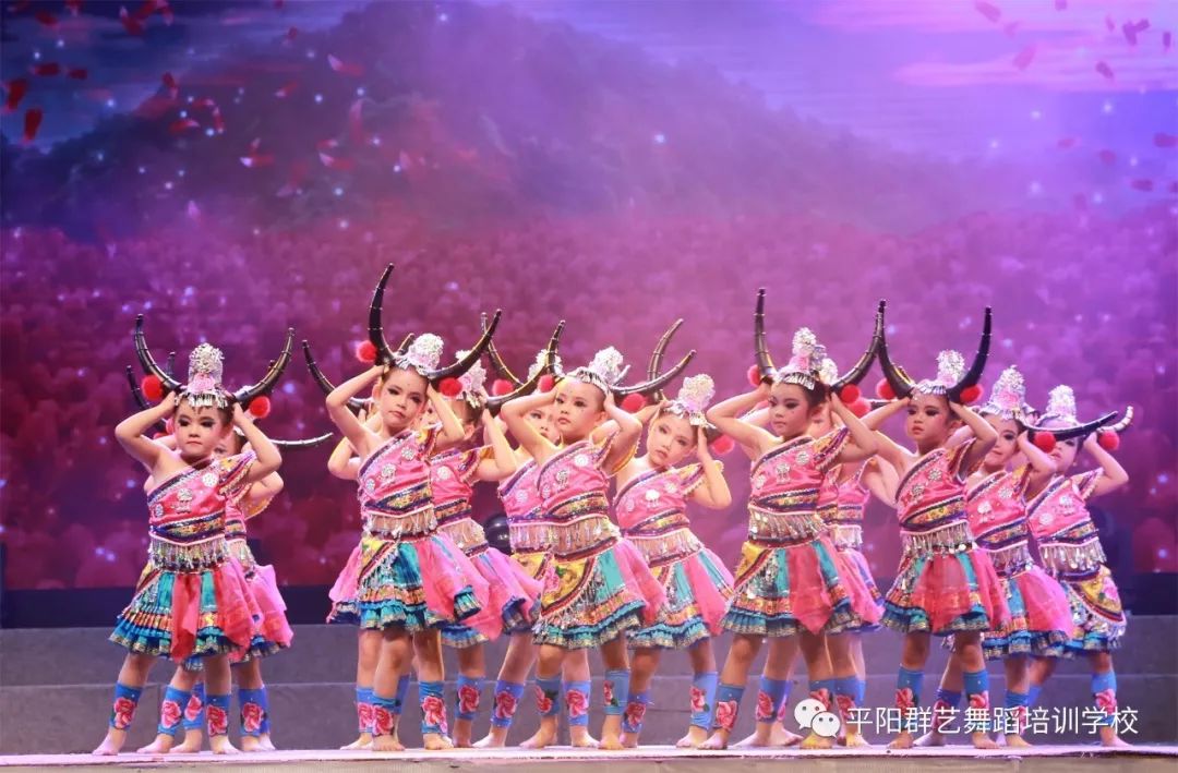 包含精彩回放全面展示,比赛中高潮迭起的词条 包含精彩回放全面展示,比赛中高潮迭起的词条